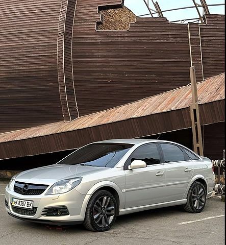 Серый Опель Вектра, объемом двигателя 2.2 л и пробегом 250 тыс. км за 7200 $, фото 4 на Automoto.ua