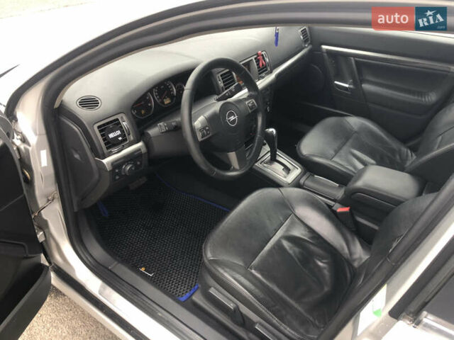 Серый Опель Вектра, объемом двигателя 1.9 л и пробегом 250 тыс. км за 4800 $, фото 6 на Automoto.ua