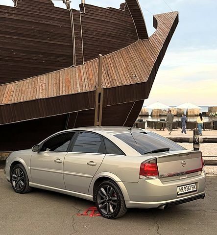 Серый Опель Вектра, объемом двигателя 2.2 л и пробегом 250 тыс. км за 7200 $, фото 1 на Automoto.ua