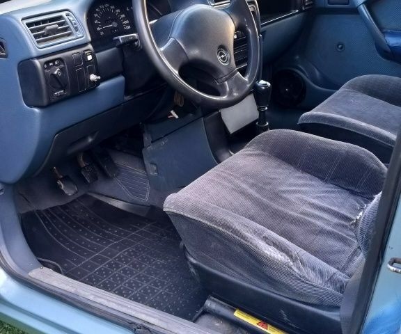 Синій Опель Вектра, об'ємом двигуна 0 л та пробігом 100 тис. км за 461 $, фото 4 на Automoto.ua