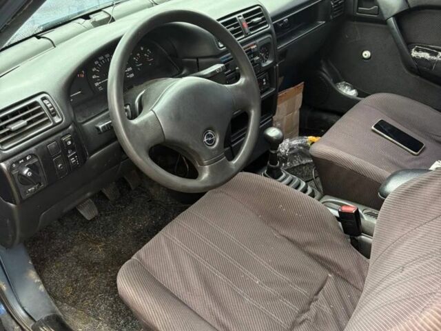 Синій Опель Вектра, об'ємом двигуна 2 л та пробігом 417 тис. км за 1250 $, фото 1 на Automoto.ua