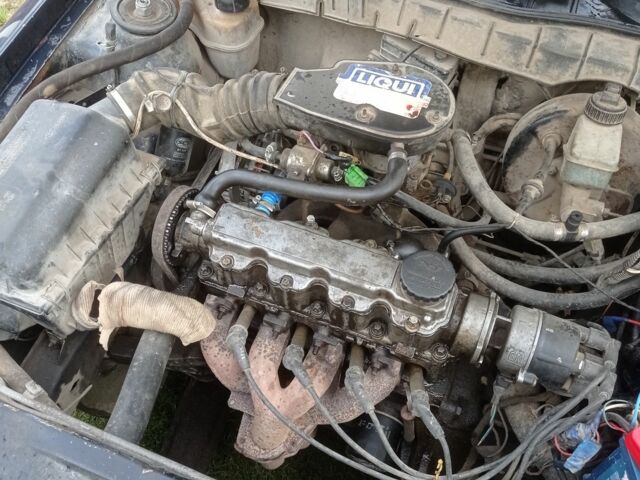 Синий Опель Вектра, объемом двигателя 1.6 л и пробегом 380 тыс. км за 1200 $, фото 6 на Automoto.ua