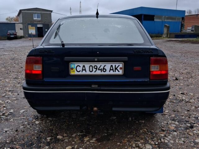 Синій Опель Вектра, об'ємом двигуна 1.6 л та пробігом 10 тис. км за 800 $, фото 3 на Automoto.ua