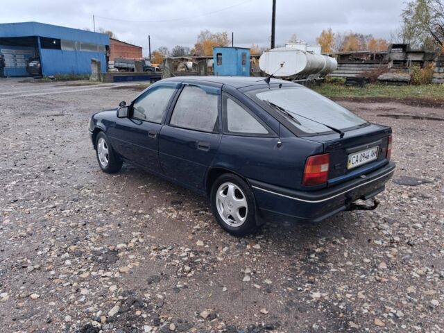 Синій Опель Вектра, об'ємом двигуна 1.6 л та пробігом 10 тис. км за 800 $, фото 2 на Automoto.ua