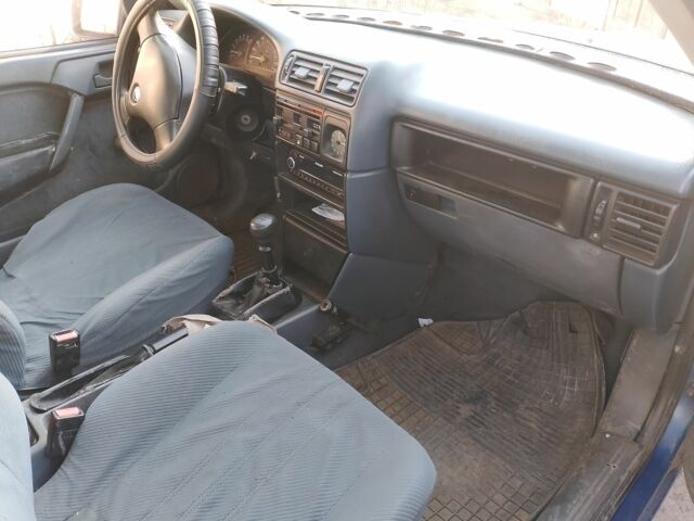 Синий Опель Вектра, объемом двигателя 1.6 л и пробегом 380 тыс. км за 1350 $, фото 4 на Automoto.ua