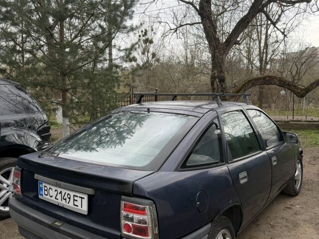 Синий Опель Вектра, объемом двигателя 1.6 л и пробегом 300 тыс. км за 700 $, фото 2 на Automoto.ua