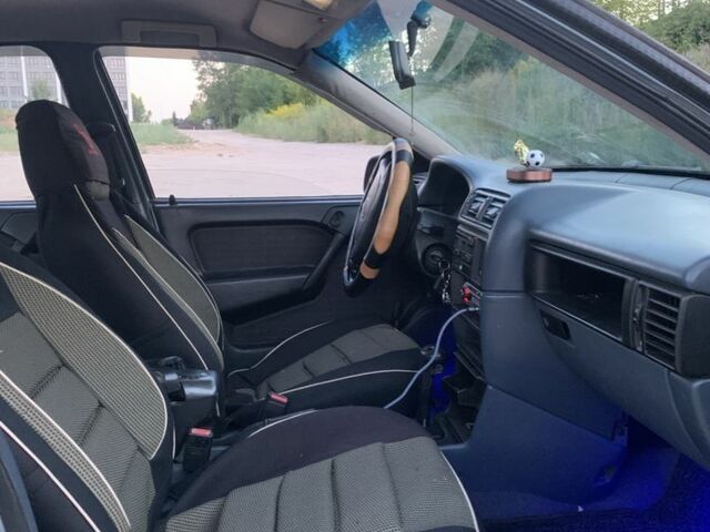Синій Опель Вектра, об'ємом двигуна 2 л та пробігом 2 тис. км за 800 $, фото 4 на Automoto.ua