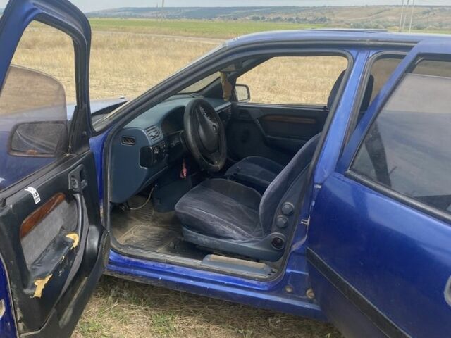 Синій Опель Вектра, об'ємом двигуна 2 л та пробігом 3 тис. км за 501 $, фото 4 на Automoto.ua