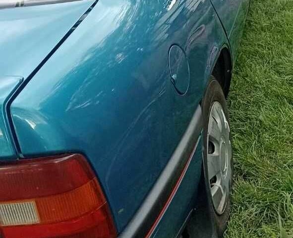 Синій Опель Вектра, об'ємом двигуна 2 л та пробігом 360 тис. км за 1900 $, фото 1 на Automoto.ua