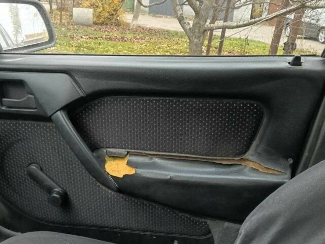 Синий Опель Вектра, объемом двигателя 1.5 л и пробегом 300 тыс. км за 1200 $, фото 3 на Automoto.ua