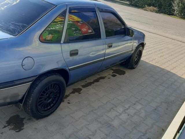 Синій Опель Вектра, об'ємом двигуна 2 л та пробігом 50 тис. км за 1251 $, фото 6 на Automoto.ua