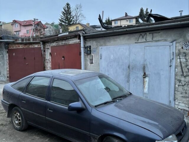 Синій Опель Вектра, об'ємом двигуна 1.6 л та пробігом 278 тис. км за 800 $, фото 1 на Automoto.ua