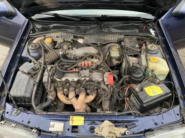 Синий Опель Вектра, объемом двигателя 2 л и пробегом 336 тыс. км за 1100 $, фото 4 на Automoto.ua