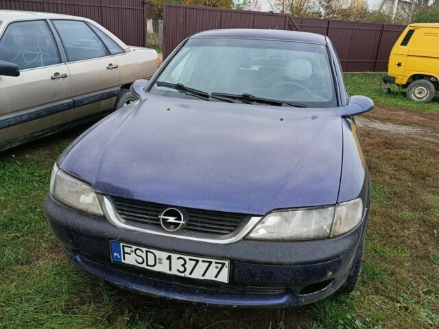 Синий Опель Вектра, объемом двигателя 1.8 л и пробегом 285 тыс. км за 775 $, фото 4 на Automoto.ua