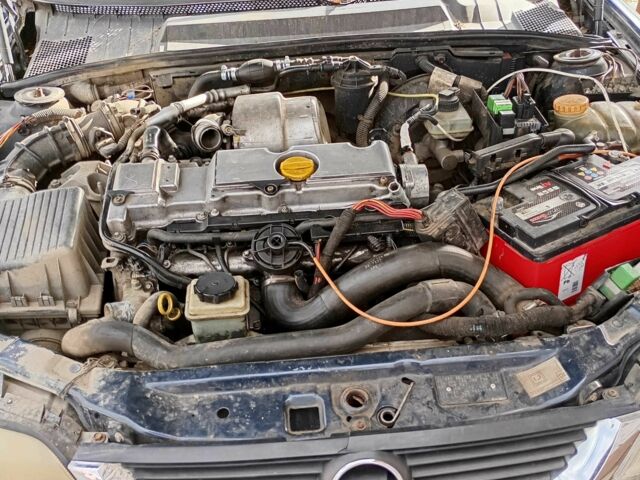 Синий Опель Вектра, объемом двигателя 2 л и пробегом 3 тыс. км за 700 $, фото 3 на Automoto.ua