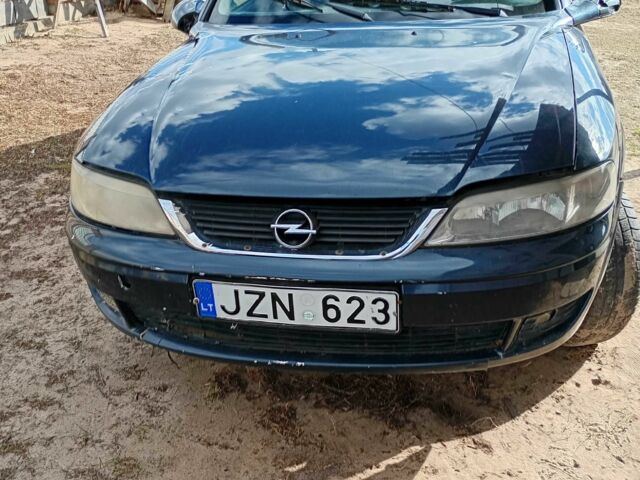 Синий Опель Вектра, объемом двигателя 2 л и пробегом 3 тыс. км за 700 $, фото 1 на Automoto.ua