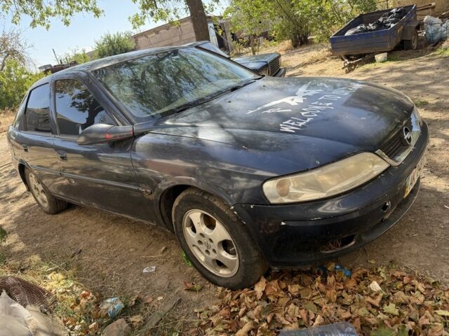 Синій Опель Вектра, об'ємом двигуна 2 л та пробігом 30 тис. км за 656 $, фото 2 на Automoto.ua