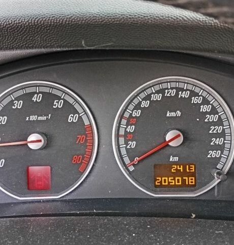 Синий Опель Вектра, объемом двигателя 1.8 л и пробегом 230 тыс. км за 4300 $, фото 3 на Automoto.ua