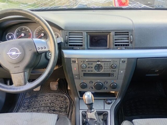 Синий Опель Вектра, объемом двигателя 2.2 л и пробегом 370 тыс. км за 700 $, фото 4 на Automoto.ua