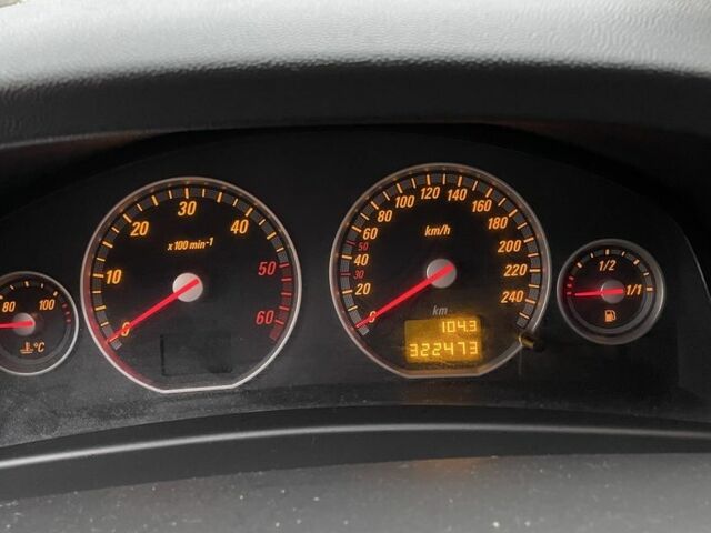 Синий Опель Вектра, объемом двигателя 2.2 л и пробегом 330 тыс. км за 2700 $, фото 6 на Automoto.ua