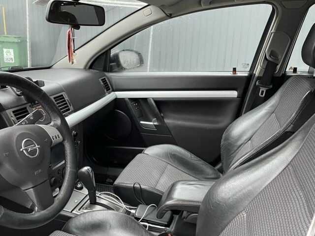 Синий Опель Вектра, объемом двигателя 2.2 л и пробегом 330 тыс. км за 2700 $, фото 3 на Automoto.ua