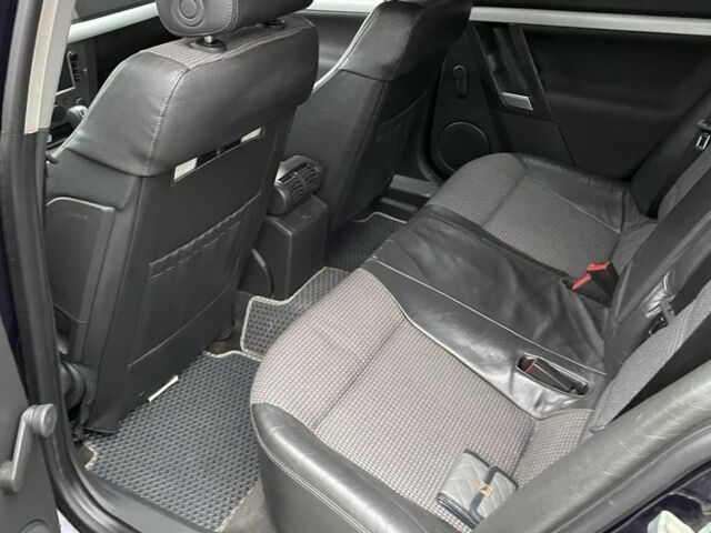 Синий Опель Вектра, объемом двигателя 2.2 л и пробегом 330 тыс. км за 2700 $, фото 4 на Automoto.ua