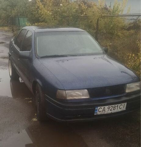 Синий Опель Вектра, объемом двигателя 2 л и пробегом 100 тыс. км за 950 $, фото 1 на Automoto.ua