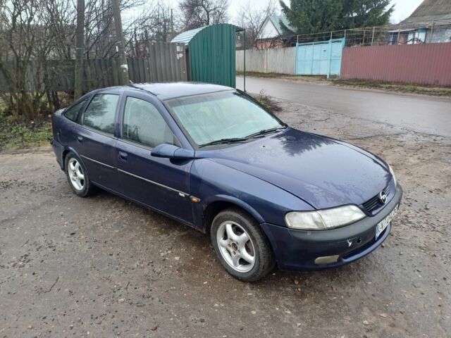 Синий Опель Вектра, объемом двигателя 2 л и пробегом 350 тыс. км за 750 $, фото 4 на Automoto.ua