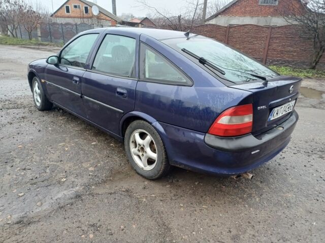 Синий Опель Вектра, объемом двигателя 2 л и пробегом 350 тыс. км за 750 $, фото 9 на Automoto.ua