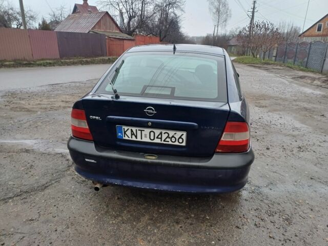 Синий Опель Вектра, объемом двигателя 2 л и пробегом 350 тыс. км за 750 $, фото 8 на Automoto.ua