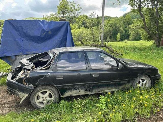 Синий Опель Вектра, объемом двигателя 1.6 л и пробегом 435 тыс. км за 1500 $, фото 10 на Automoto.ua