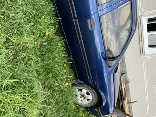 Синий Опель Вектра, объемом двигателя 1.6 л и пробегом 435 тыс. км за 1500 $, фото 2 на Automoto.ua