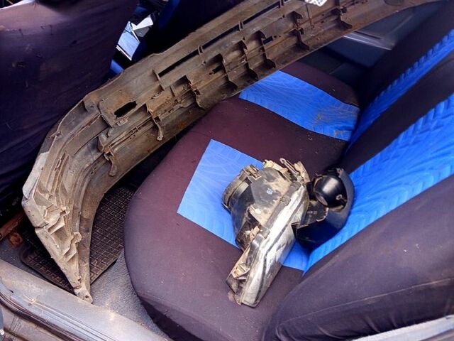 Синий Опель Вектра, объемом двигателя 1.6 л и пробегом 90 тыс. км за 350 $, фото 4 на Automoto.ua