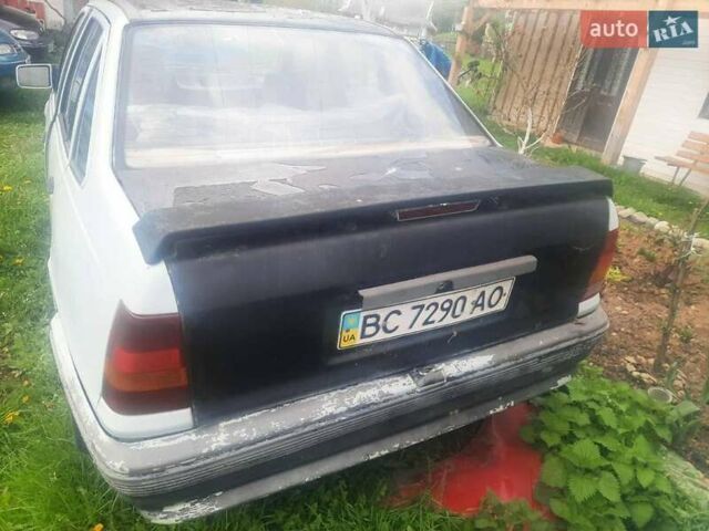 Опель Вектра 1988 в Верховине на Automoto.ua Синий Опель Вектра, объемом двигателя 1.8 л и пробегом 120 тыс. км за 550 $, фото 2 на Automoto.ua