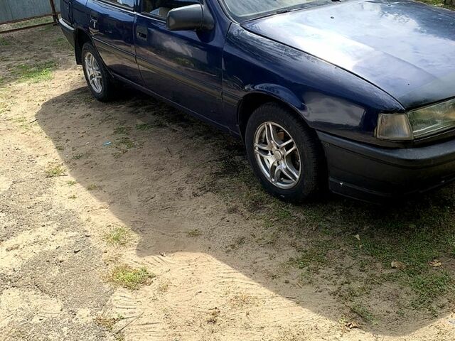 Синій Опель Вектра, об'ємом двигуна 1.6 л та пробігом 340 тис. км за 990 $, фото 5 на Automoto.ua