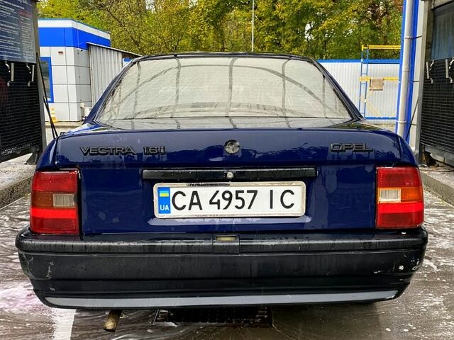 Синій Опель Вектра, об'ємом двигуна 1.6 л та пробігом 340 тис. км за 990 $, фото 2 на Automoto.ua