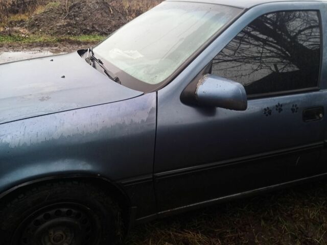 Синій Опель Вектра, об'ємом двигуна 1.6 л та пробігом 400 тис. км за 992 $, фото 4 на Automoto.ua