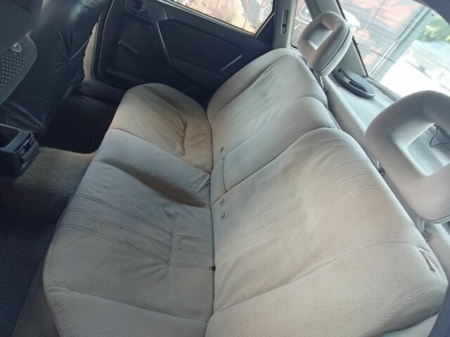 Синій Опель Вектра, об'ємом двигуна 1.8 л та пробігом 260 тис. км за 1000 $, фото 6 на Automoto.ua