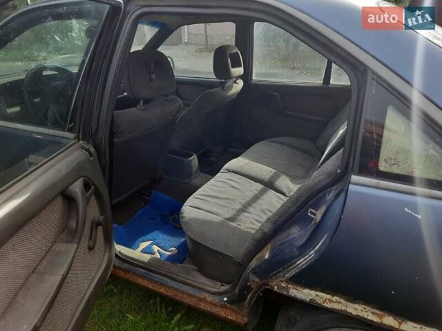 Синій Опель Вектра, об'ємом двигуна 2.2 л та пробігом 225 тис. км за 701 $, фото 9 на Automoto.ua