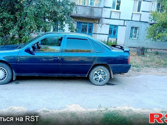 Синий Опель Вектра, объемом двигателя 1.6 л и пробегом 0 тыс. км за 1400 $, фото 4 на Automoto.ua