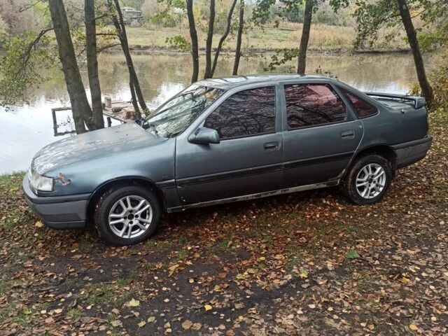 Синий Опель Вектра, объемом двигателя 1.6 л и пробегом 358 тыс. км за 800 $, фото 3 на Automoto.ua