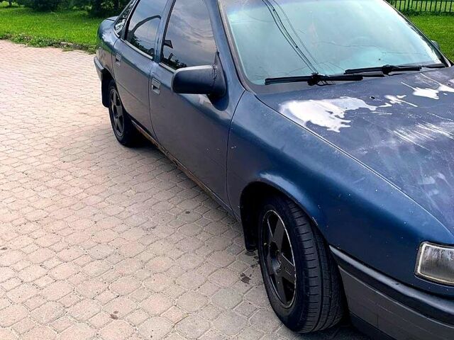 Синий Опель Вектра, объемом двигателя 2 л и пробегом 0 тыс. км за 900 $, фото 2 на Automoto.ua