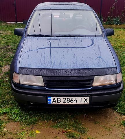 Синій Опель Вектра, об'ємом двигуна 1.8 л та пробігом 198 тис. км за 1299 $, фото 9 на Automoto.ua