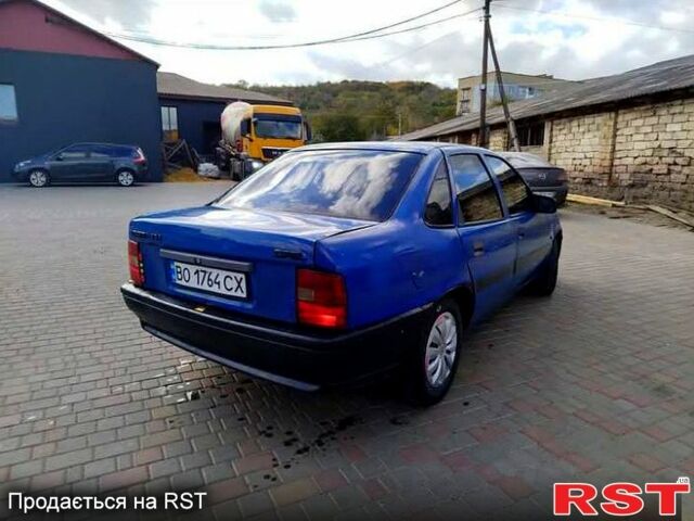 Синий Опель Вектра, объемом двигателя 1.6 л и пробегом 0 тыс. км за 1200 $, фото 2 на Automoto.ua