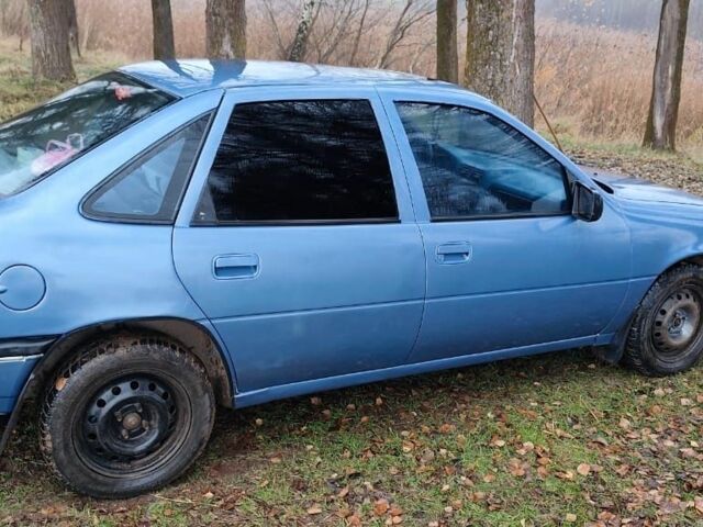 Синий Опель Вектра, объемом двигателя 2 л и пробегом 20 тыс. км за 1100 $, фото 2 на Automoto.ua
