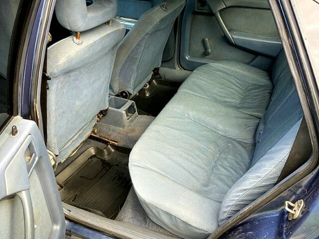 Синий Опель Вектра, объемом двигателя 2 л и пробегом 0 тыс. км за 900 $, фото 5 на Automoto.ua