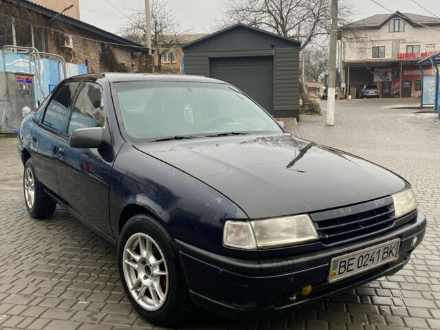 Синий Опель Вектра, объемом двигателя 1.6 л и пробегом 220 тыс. км за 900 $, фото 2 на Automoto.ua