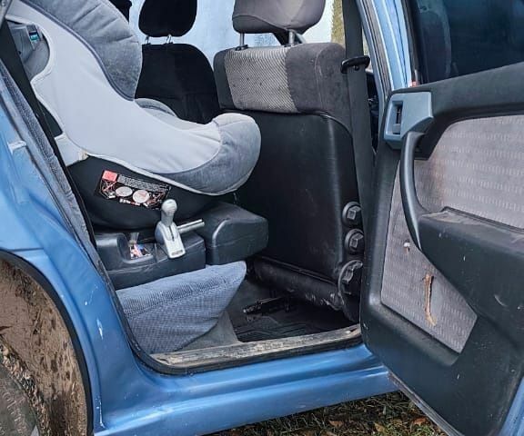 Синий Опель Вектра, объемом двигателя 2 л и пробегом 20 тыс. км за 1100 $, фото 10 на Automoto.ua