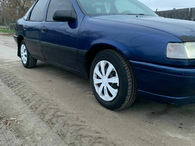 Синий Опель Вектра, объемом двигателя 1.8 л и пробегом 3 тыс. км за 1300 $, фото 3 на Automoto.ua