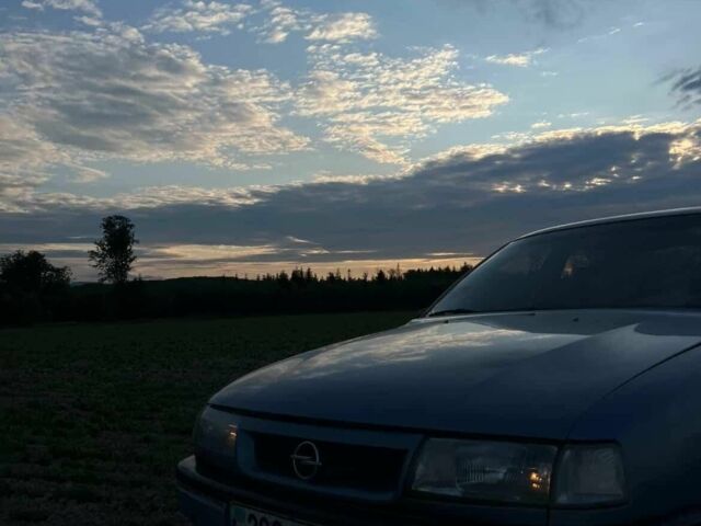 Синий Опель Вектра, объемом двигателя 2 л и пробегом 200 тыс. км за 1000 $, фото 2 на Automoto.ua